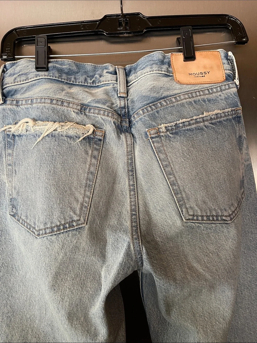 Moussy distressed brand new jeans - Picture 4 of 7